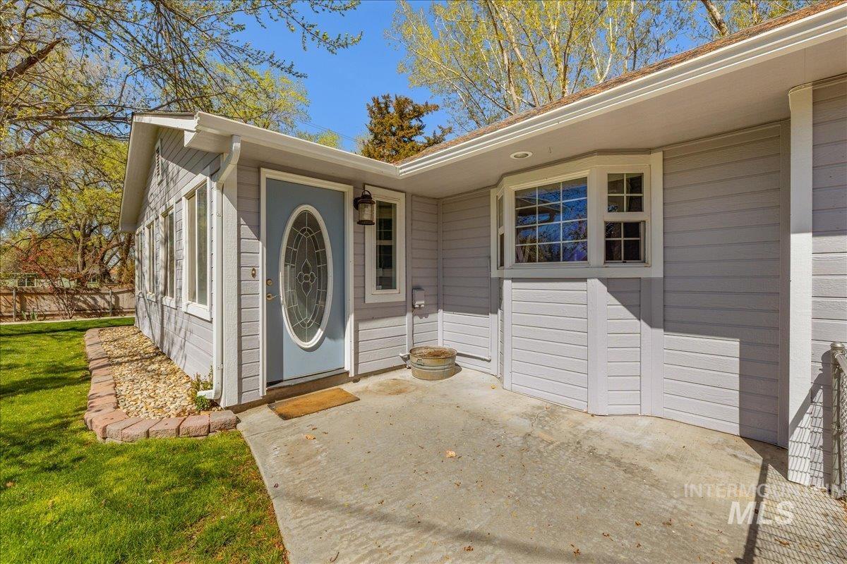 3002 Frozen Dog Road Emmett, ID 83617 - Photo 11 of 50 Entrance to property with a lawn and a patio
