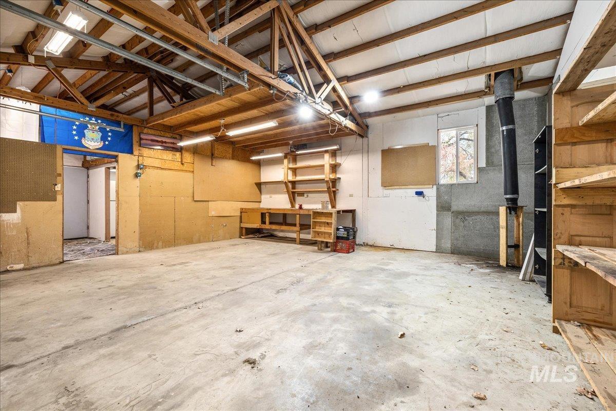 3002 Frozen Dog Road Emmett, ID 83617 - Photo 37 of 50 View of garage