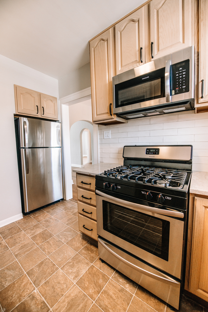 4 South Lincoln Avenue, Unit 2D Park Ridge, IL 60068 - Photo 3 of 12