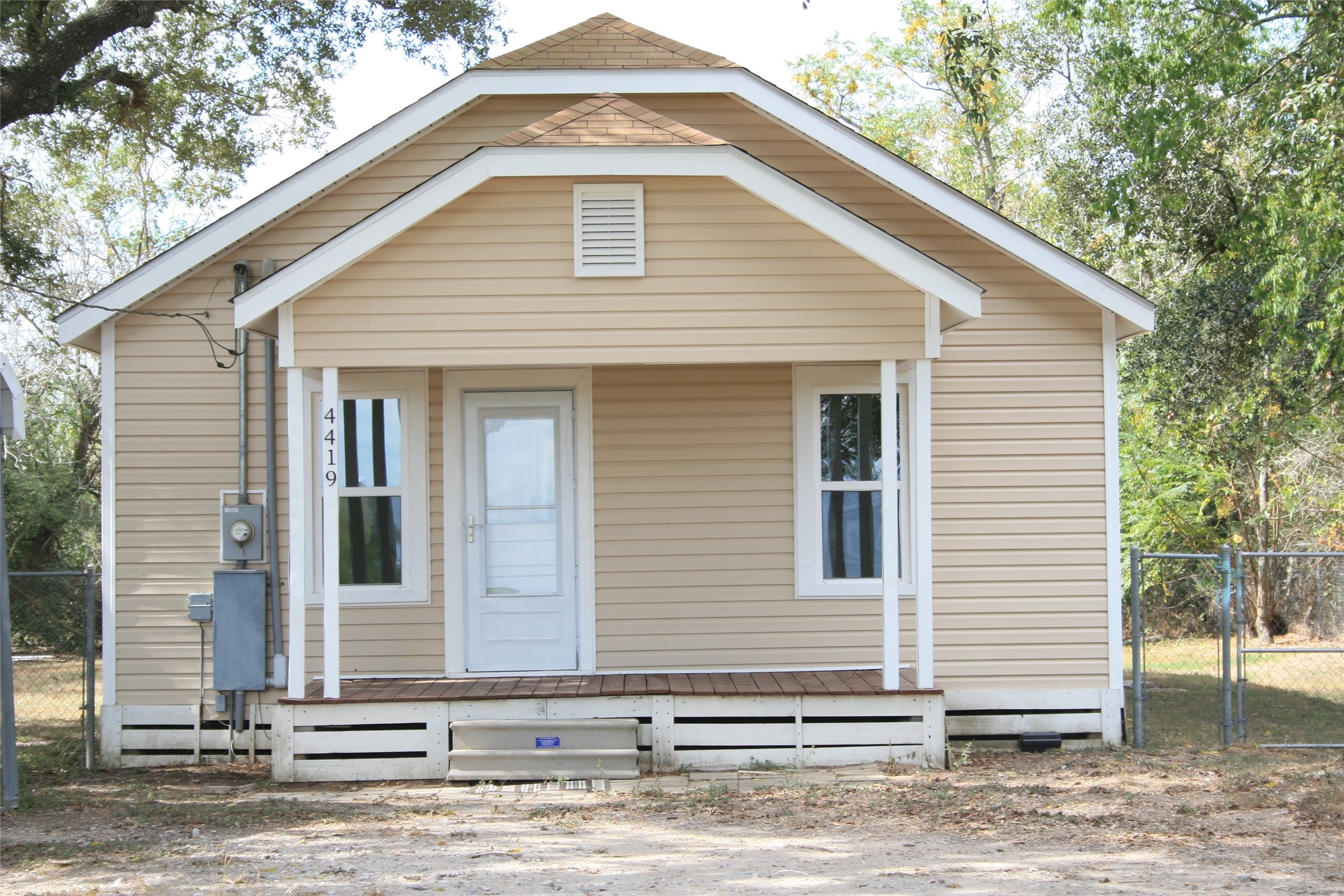 4419 Brast At Fm 3538 Road Sealy, TX 77474 - Photo 2 of 14 a front view of a house