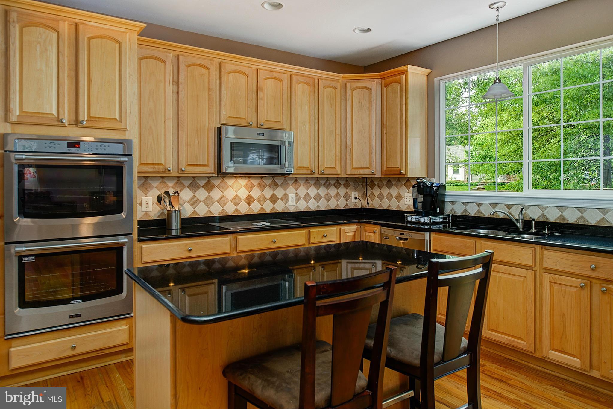 714 Anne Street Southwest Leesburg, VA 20175 - Photo 2 of 28 Kitchen