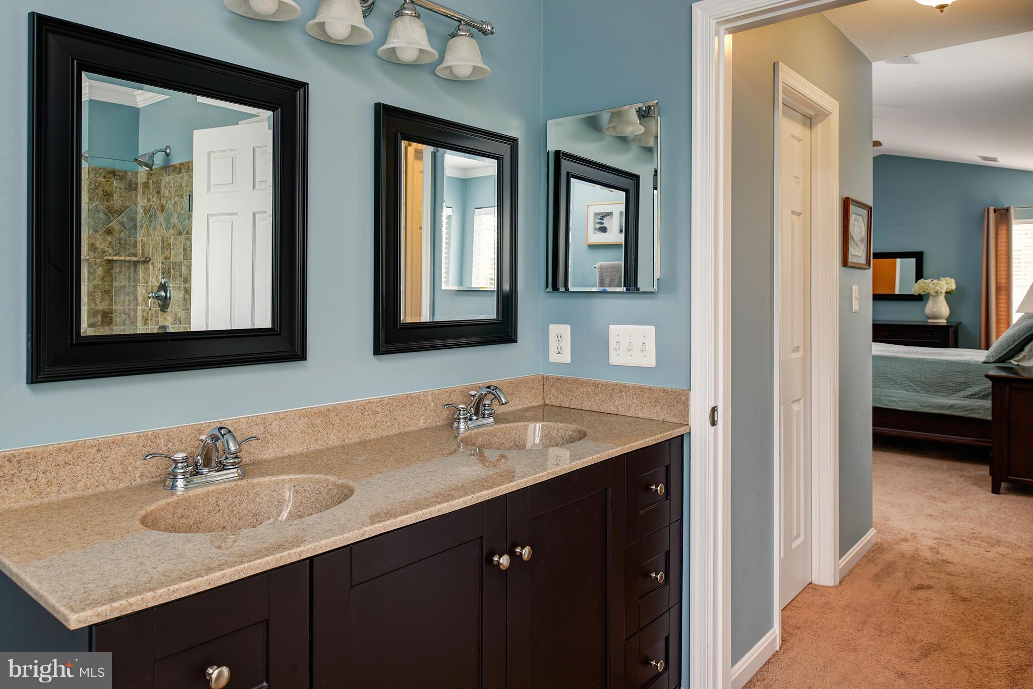 714 Anne Street Southwest Leesburg, VA 20175 - Photo 17 of 28 Bath (Master)
