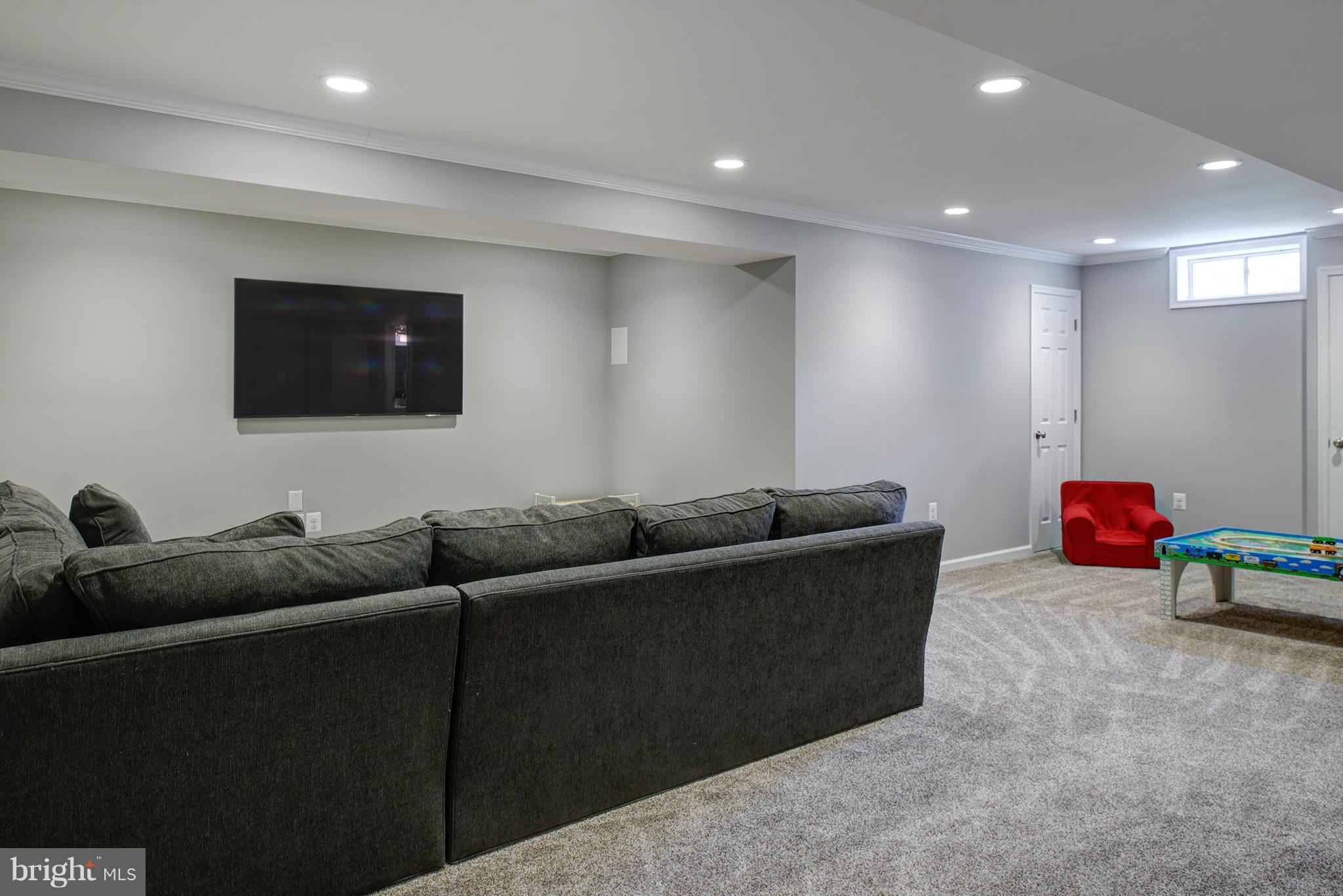 714 Anne Street Southwest Leesburg, VA 20175 - Photo 18 of 28 Interior (General)