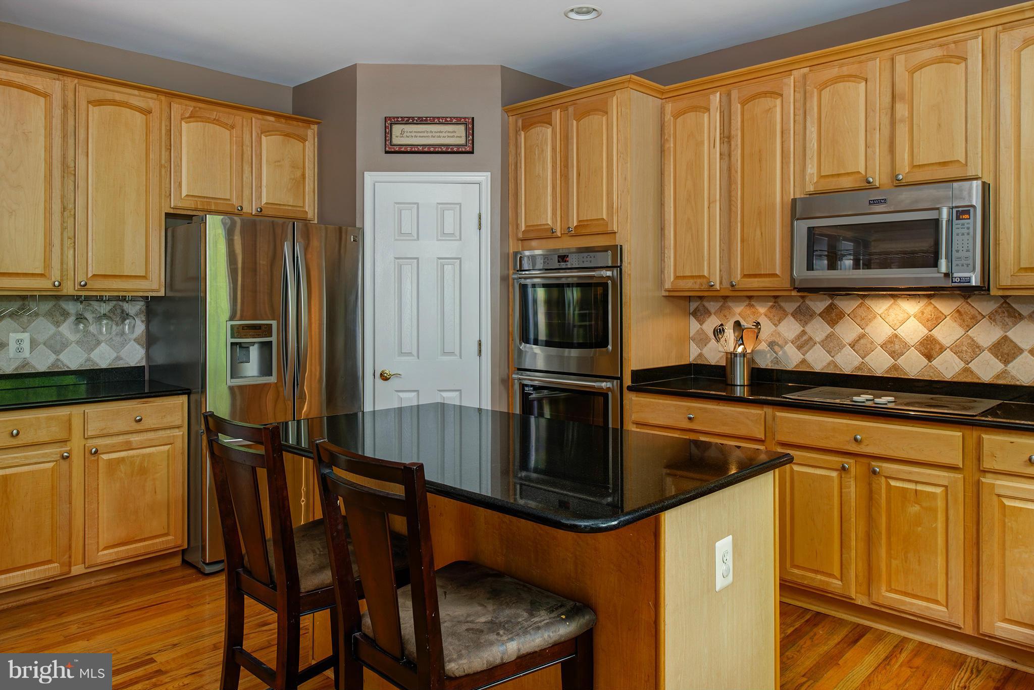 714 Anne Street Southwest Leesburg, VA 20175 - Photo 3 of 28 Kitchen