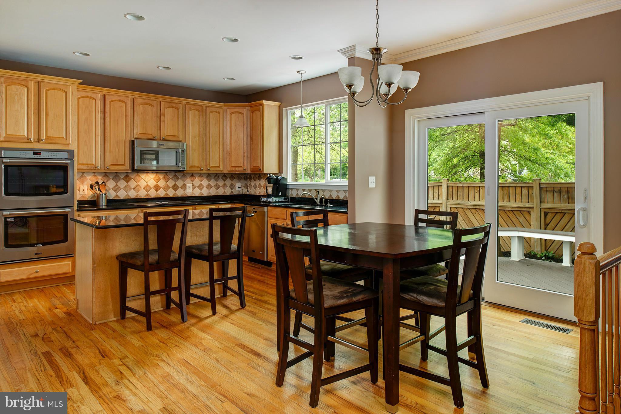 714 Anne Street Southwest Leesburg, VA 20175 - Photo 5 of 28 Kitchen