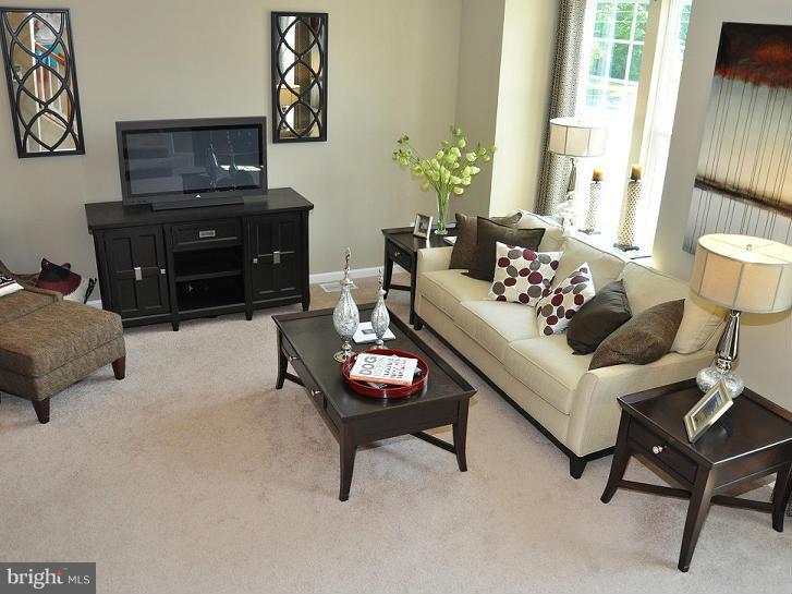 7413 Rigby Place Elkridge, MD 21075 - Photo 3 of 14 Living Room