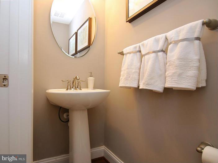 7413 Rigby Place Elkridge, MD 21075 - Photo 5 of 14 Bath