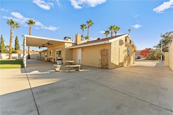 $3,100 | 6808 O'Bannon Drive, Las Vegas, NV 89146