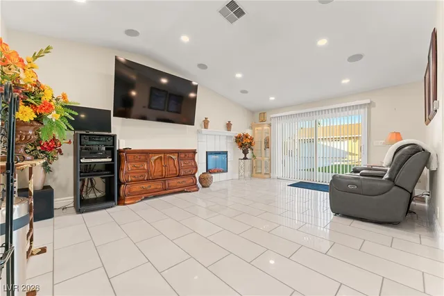 $3,100 | 6808 O'Bannon Drive, Las Vegas, NV 89146