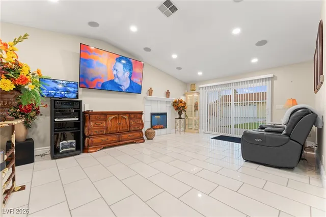 $3,100 | 6808 O'Bannon Drive, Las Vegas, NV 89146