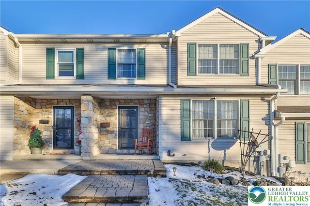 $329,900 | 521 South New Street, Nazareth, PA 18064