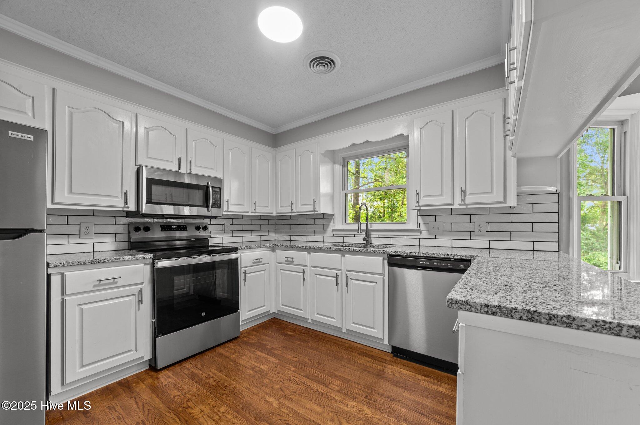 105 Country Place Washington, NC 27889 - Photo 13 of 43 30-web-or-mls-LHV_6325