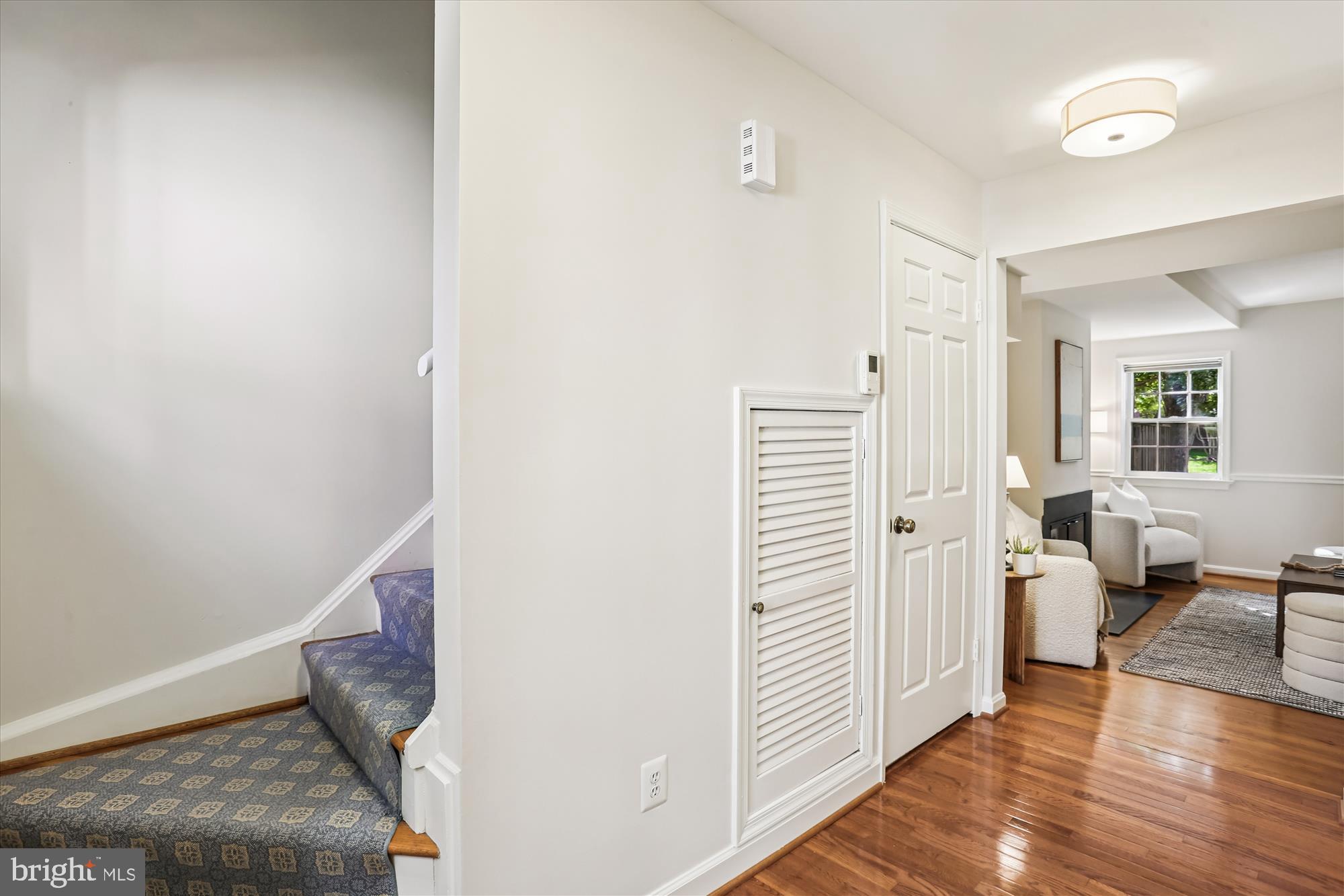 6734 Hillandale Road, Unit 9 Chevy Chase, MD 20815 - Photo 25 of 51 Foyer entry to upper level