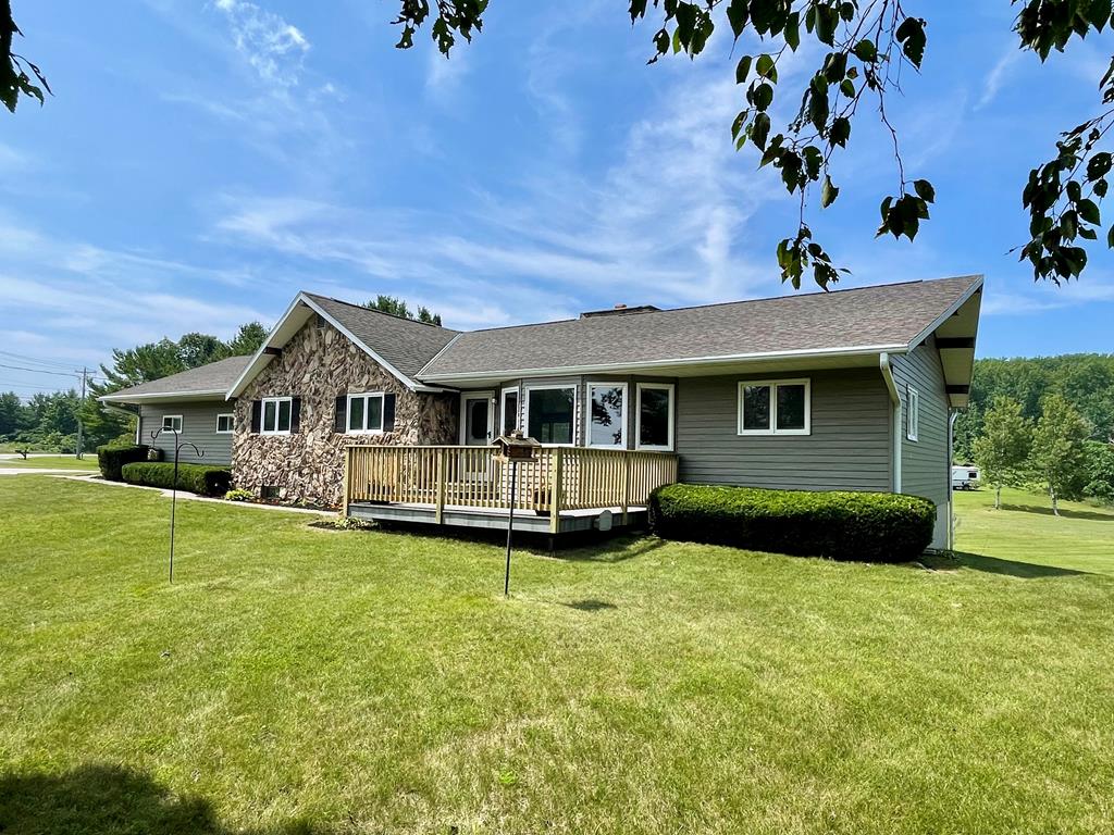 5610 Gordon Road Sturgeon Bay, WI 54235 - Photo 1 of 49 Main View