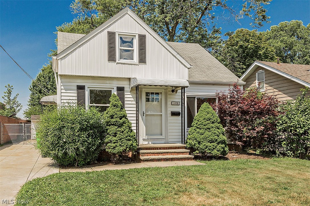 1458 Sunset Road Cleveland, OH 44124 - Photo 1 of 33