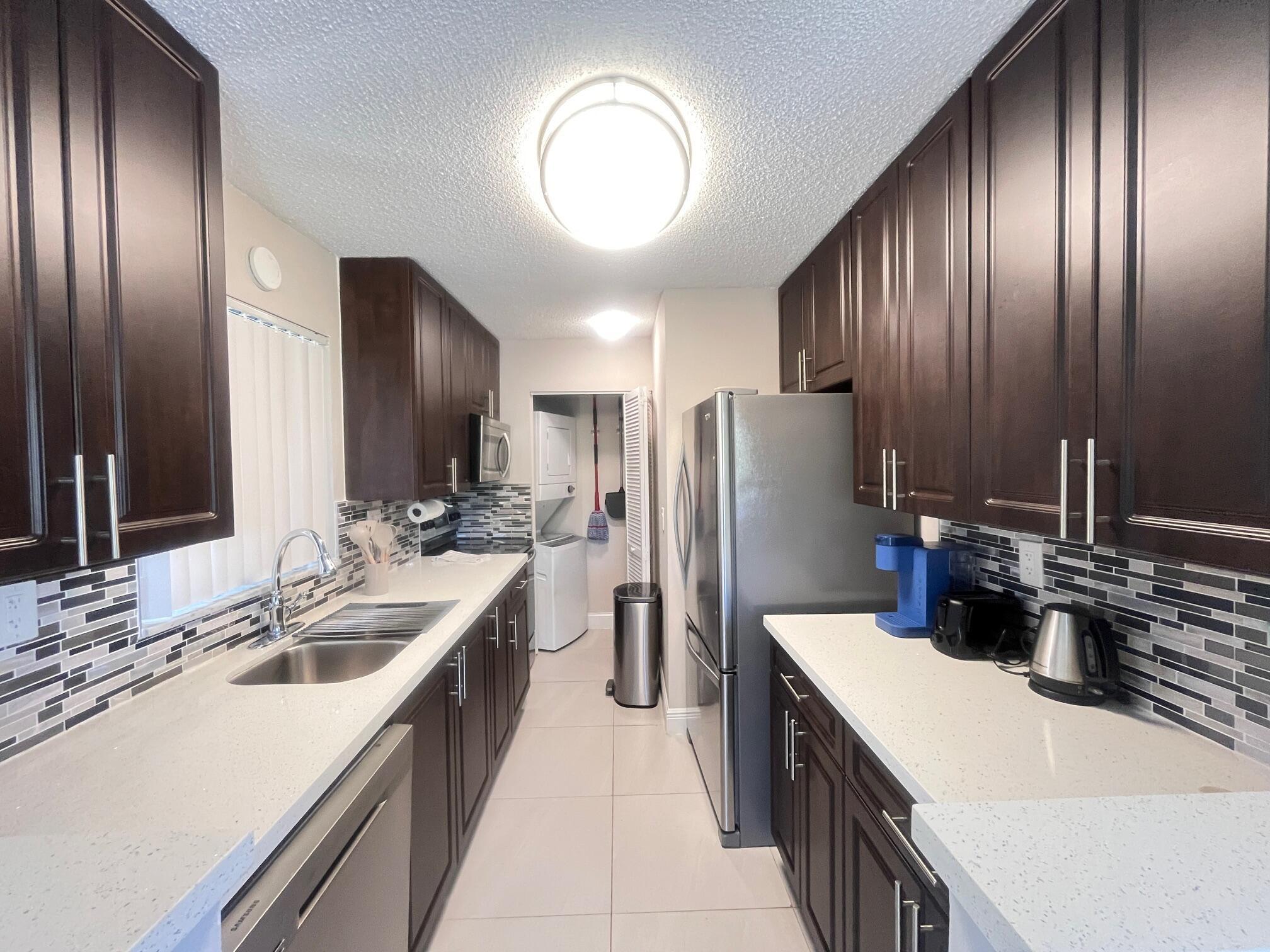 6499 Kitchen N