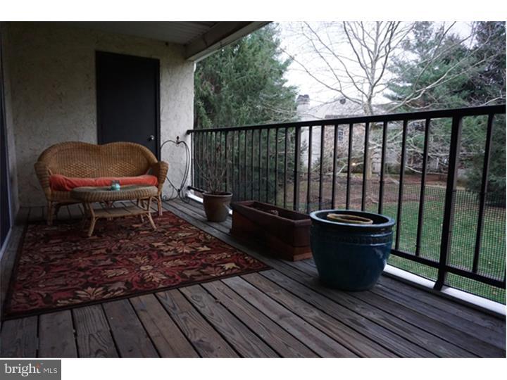 198 Valley Stream Lane Wayne, PA 19087 - Photo 2 of 17