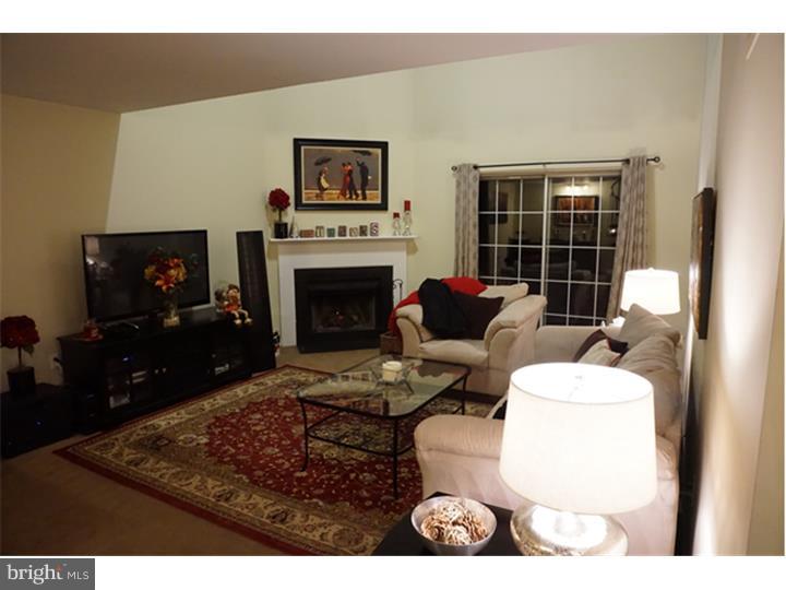 198 Valley Stream Lane Wayne, PA 19087 - Photo 8 of 17