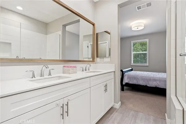 $759,990 | 649 West Foothill Boulevard, Unit 2, Glendora, CA 91741