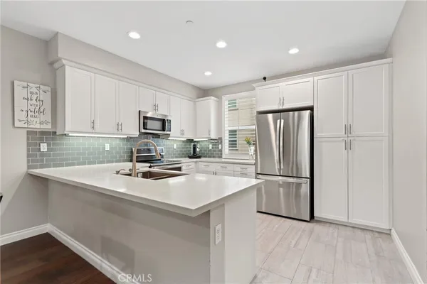 $759,990 | 649 West Foothill Boulevard, Unit 2, Glendora, CA 91741