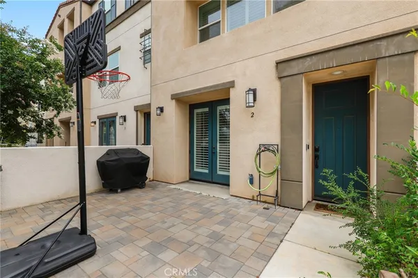 $759,990 | 649 West Foothill Boulevard, Unit 2, Glendora, CA 91741