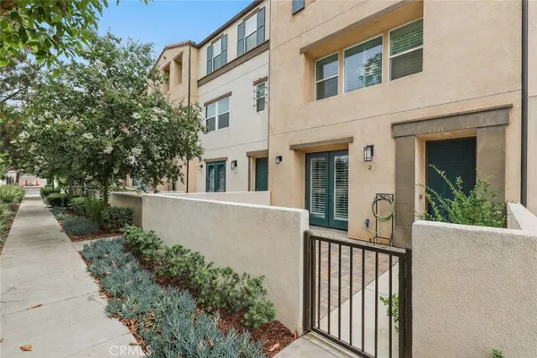$759,990 | 649 West Foothill Boulevard, Unit 2, Glendora, CA 91741