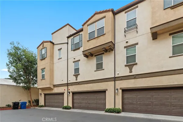 $759,990 | 649 West Foothill Boulevard, Unit 2, Glendora, CA 91741