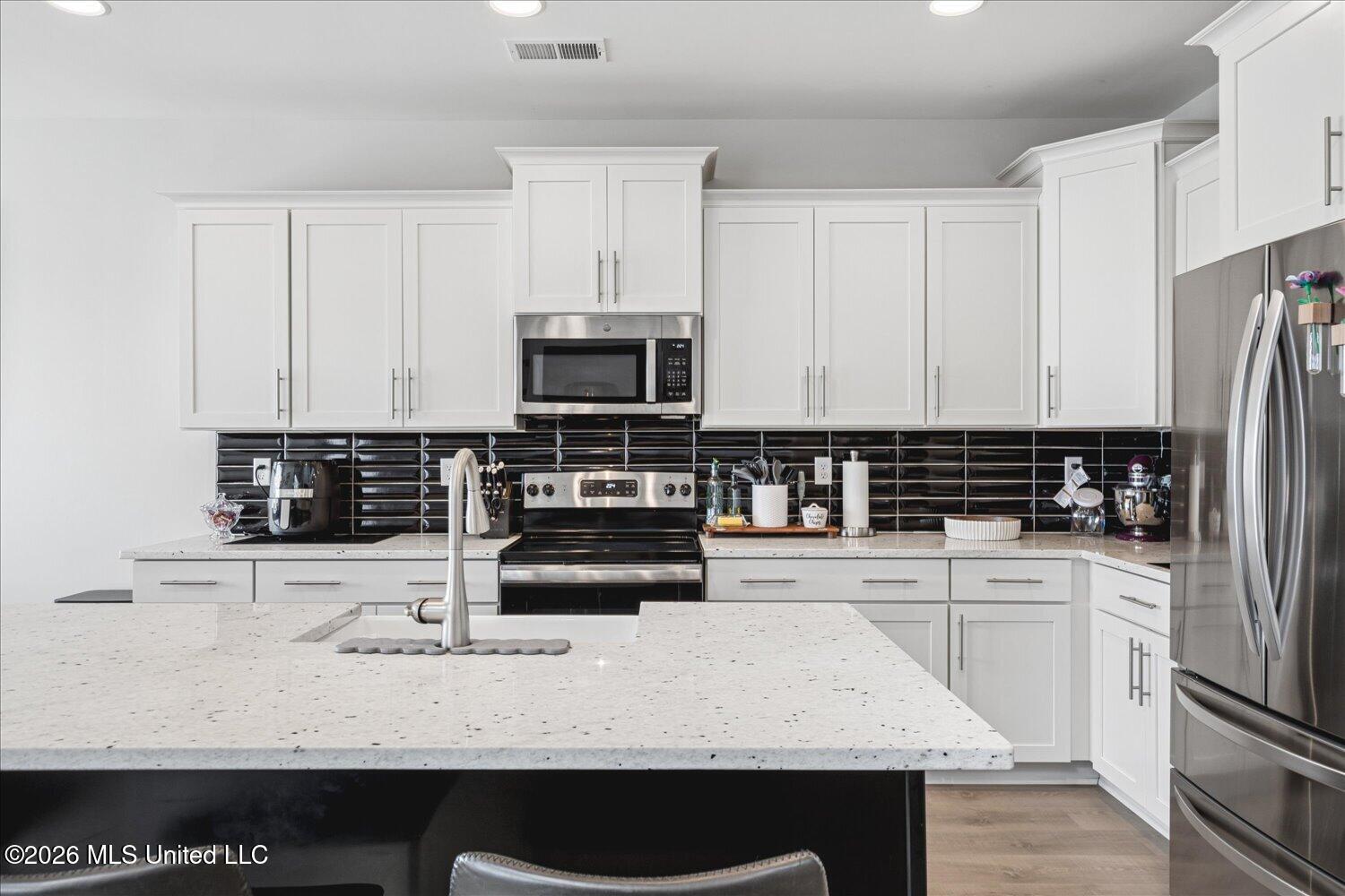 2955 Layton Drive Nesbit, MS 38651 - Photo 11 of 33 11-11-2898530mi-2955 Layton Dr