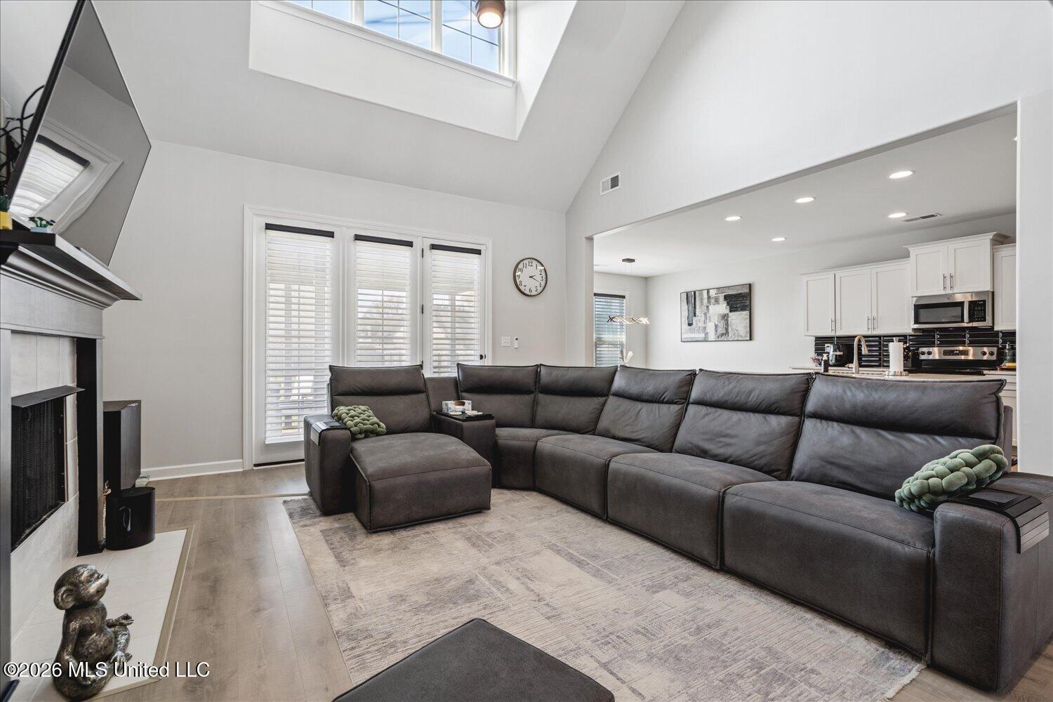 2955 Layton Drive Nesbit, MS 38651 - Photo 8 of 33 08-08-2898530mi-2955 Layton Dr