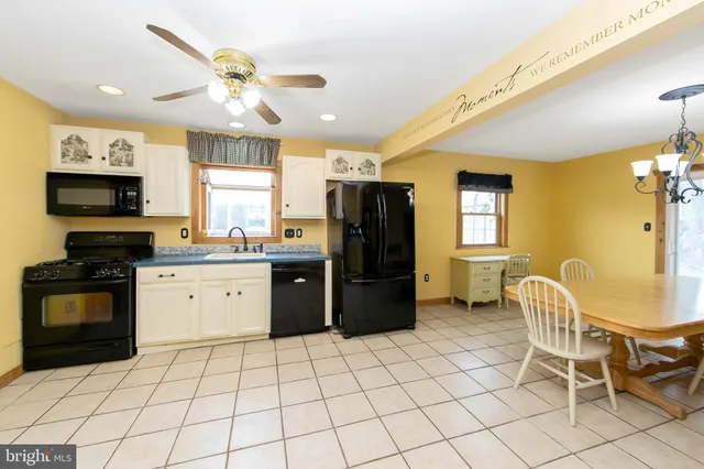 $258,362 | 17 South Walnut Circle, West Berlin, NJ 08091