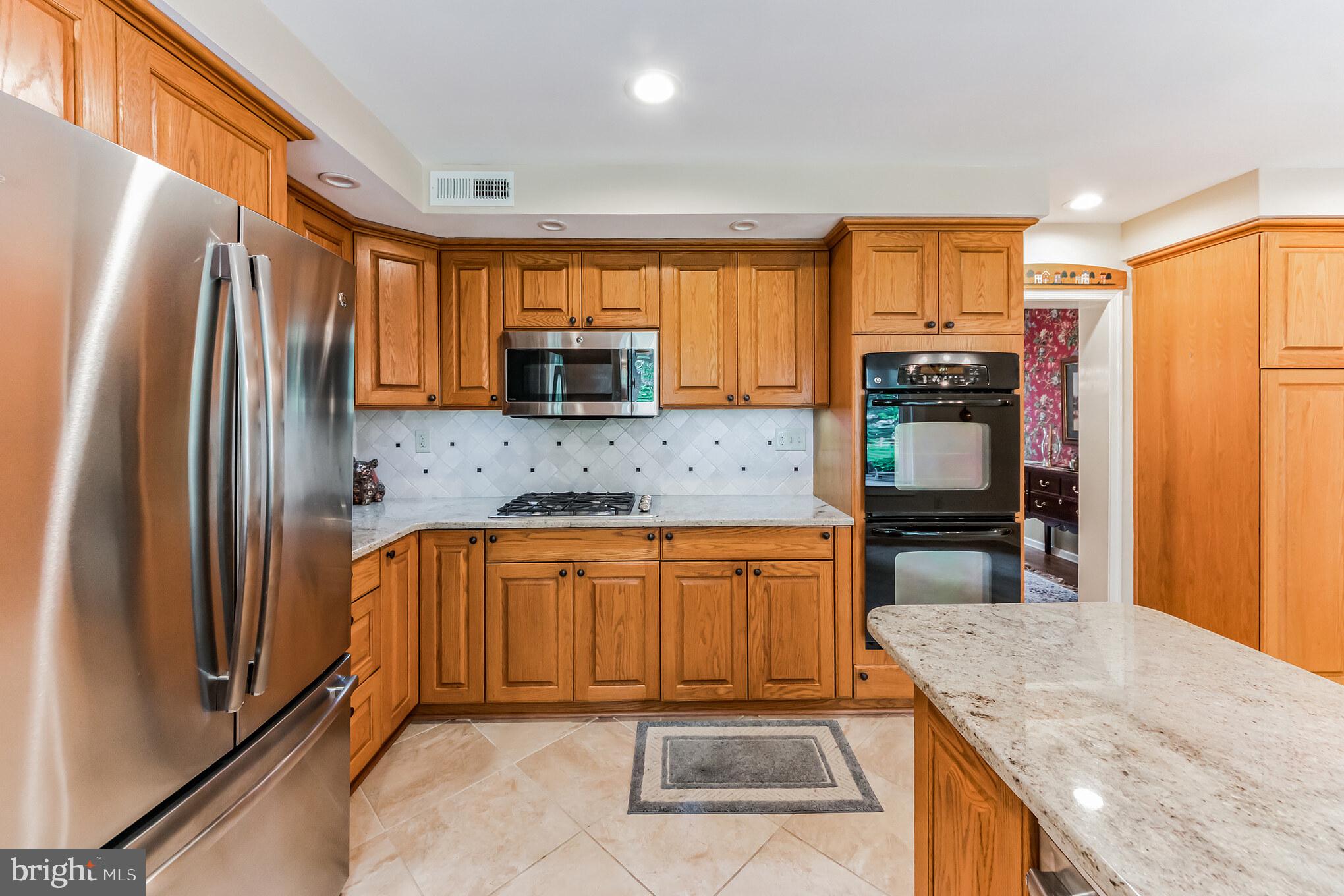 5 Cross Gate Road Wayne, PA 19087 - Photo 3 of 30