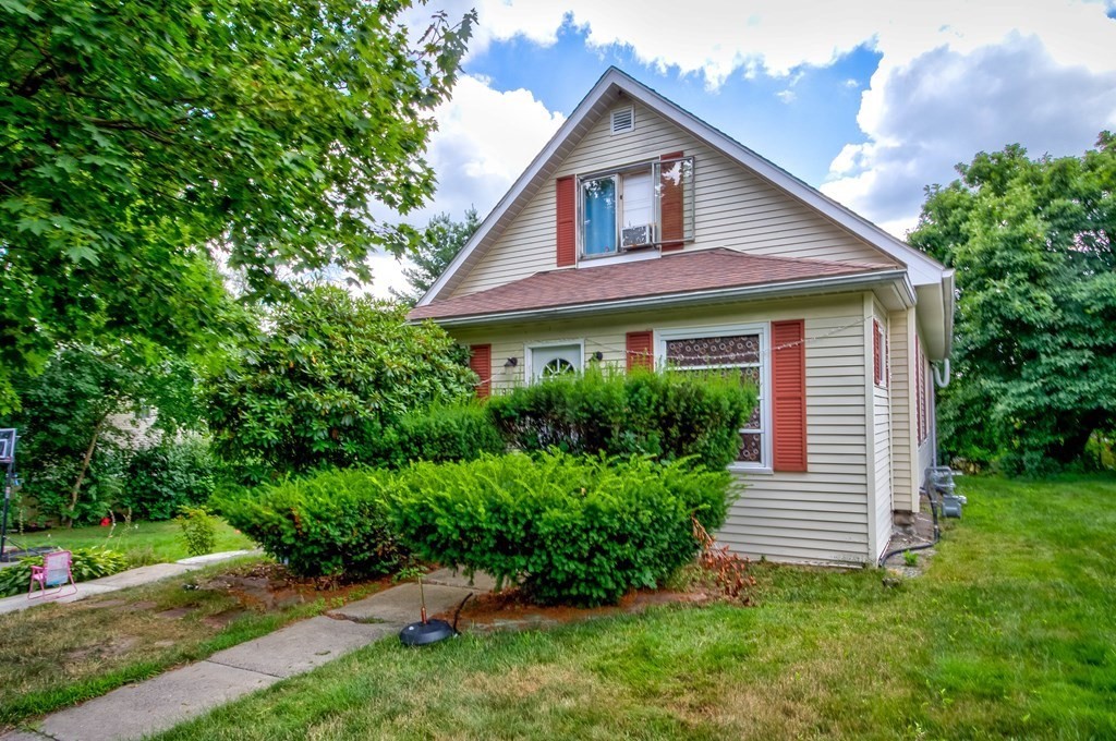 90 Kenberma Road Worcester, MA 01604 - Photo 1 of 26 Gallery Image 1