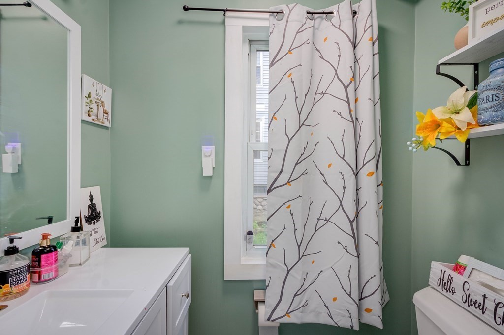 90 Kenberma Road Worcester, MA 01604 - Photo 12 of 26 Gallery Image 12