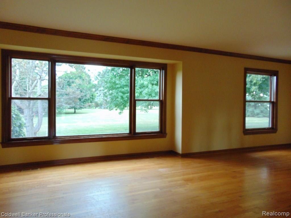 21237 Parklane Road Farmington Hills, MI 48335 - Photo 13 of 56