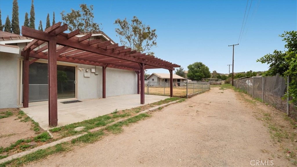 1607 Temescal Avenue Norco, CA 92860 - Photo 20 of 20 a view of a backyard