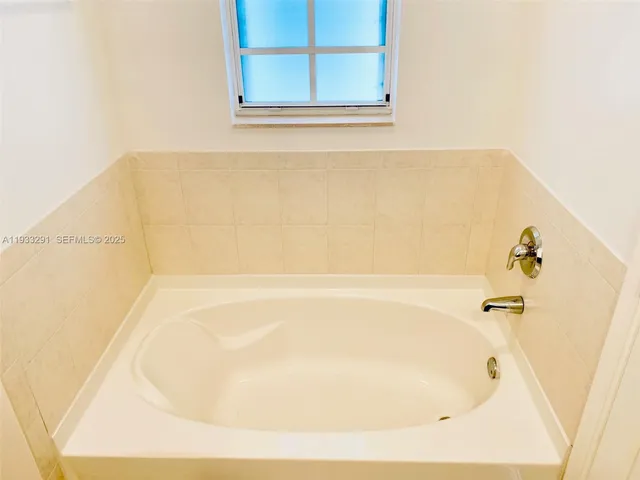 $3,150 | 218 Southwest 6th Place, Pompano Beach, FL 33060