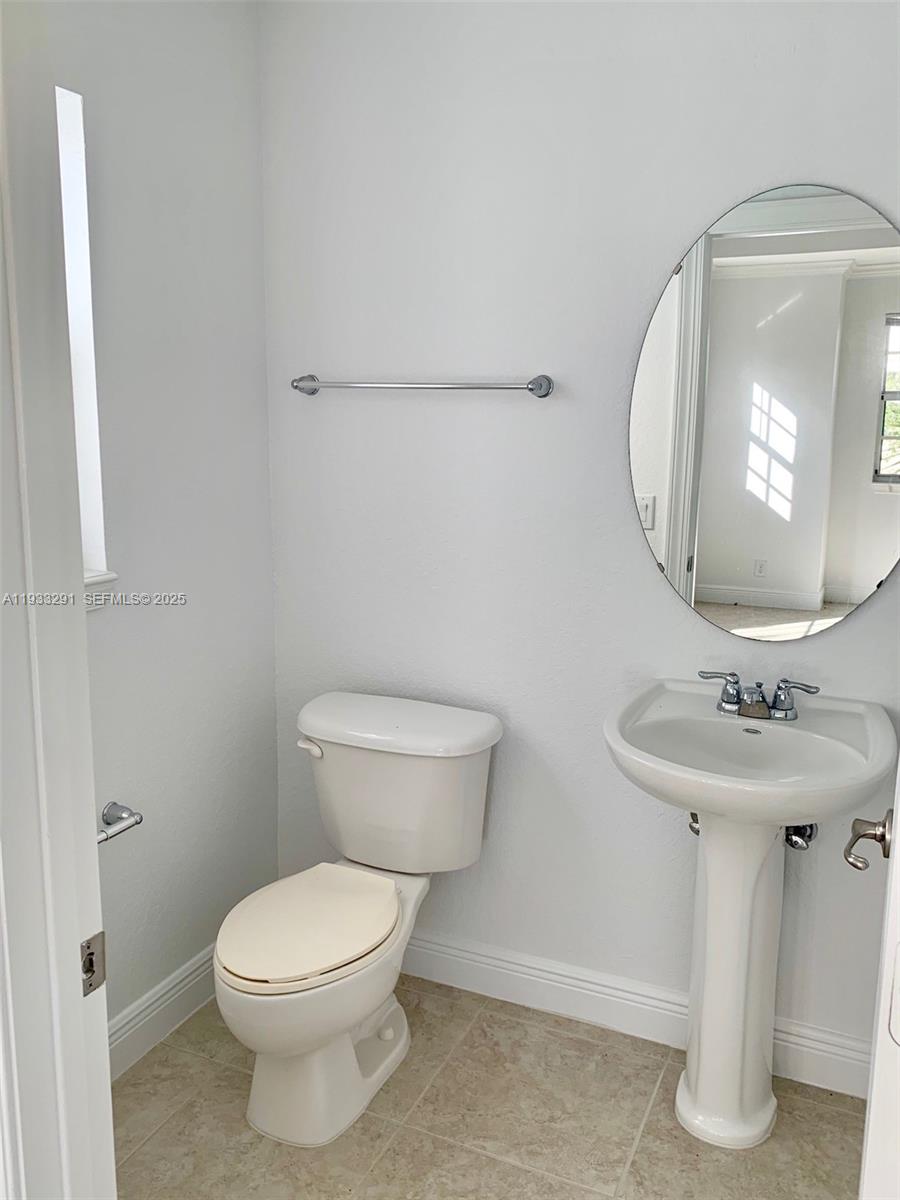 218 Southwest 6th Place Pompano Beach, FL 33060 - Photo 10 of 28