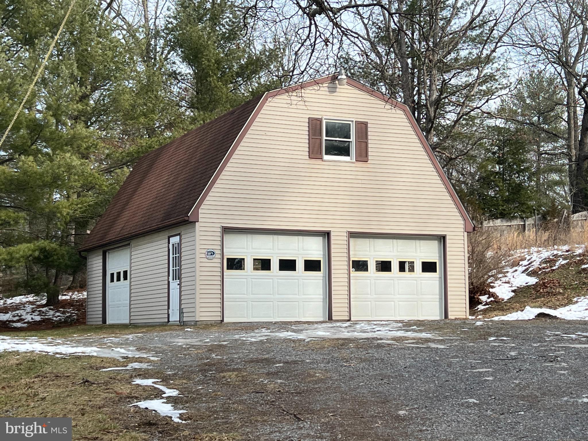 178 Chestnut Grove Road Winchester, VA 22603 - Photo 2 of 5 Gallery Image 2