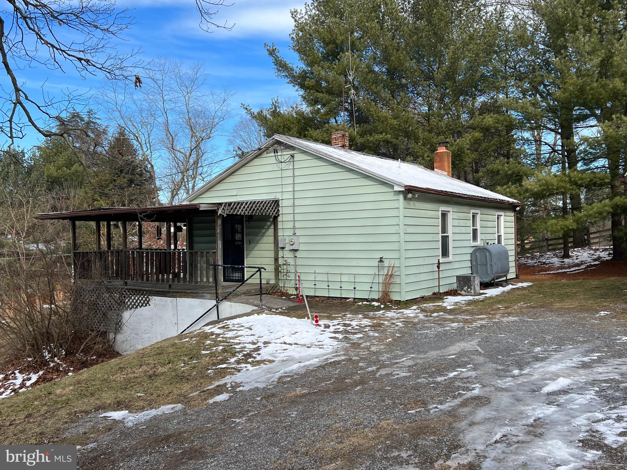 178 Chestnut Grove Road Winchester, VA 22603 - Photo 4 of 5 Gallery Image 4