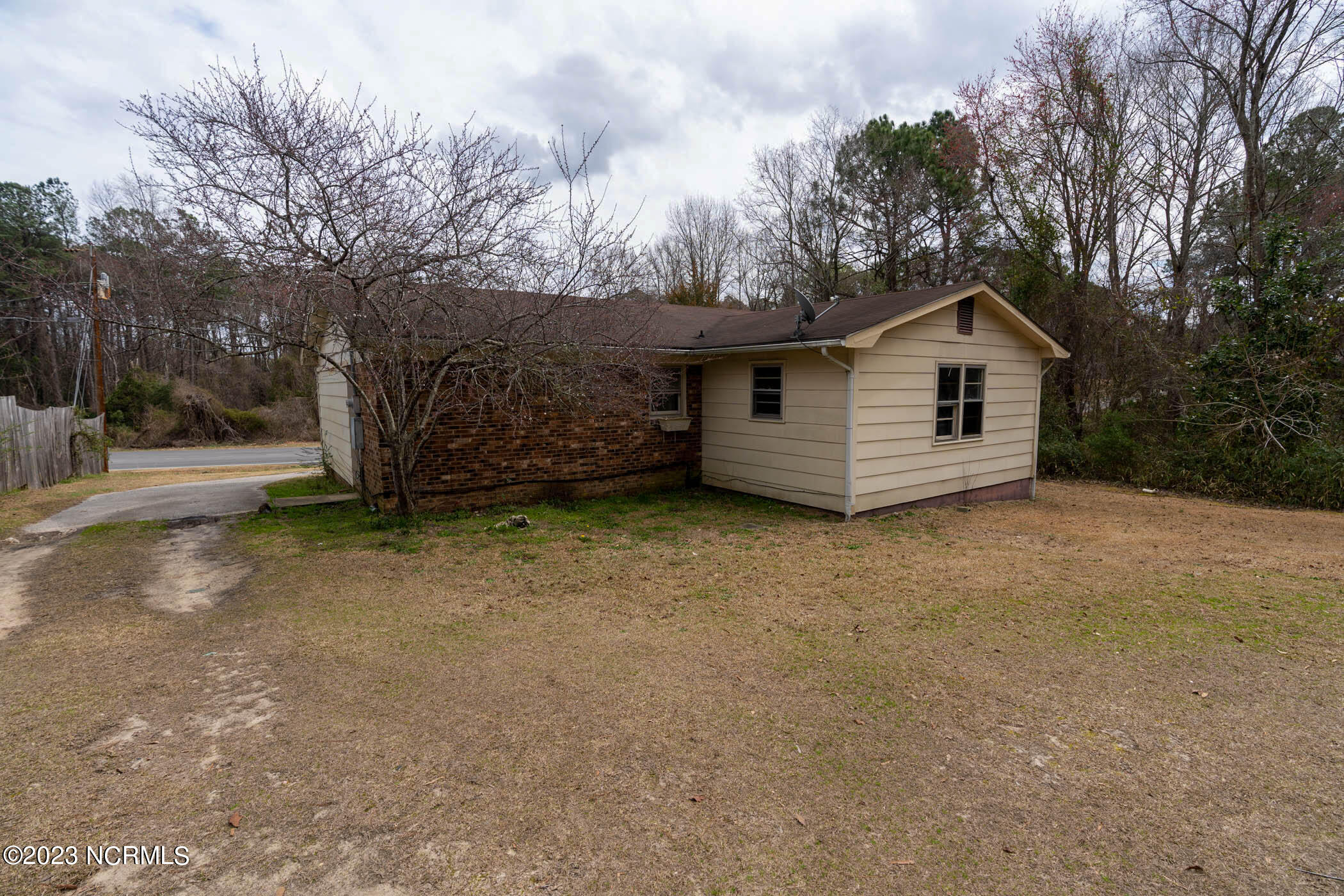 179 Lakeview Trail Rockingham, NC 28379 - Photo 5 of 28 DSC09678