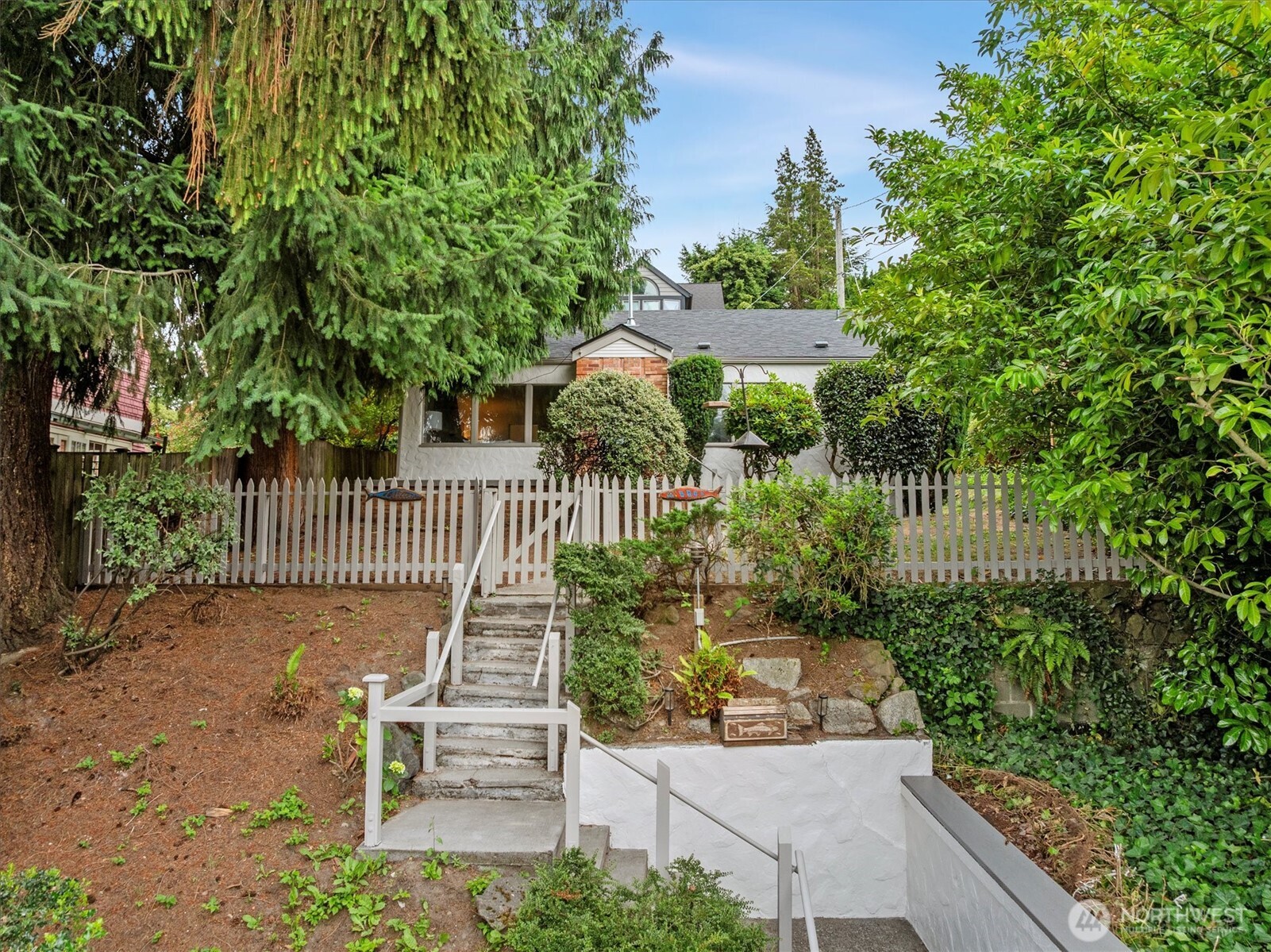 15 Fulton Street Seattle, WA 98119 - Photo 18 of 35 Gallery Image 18