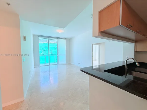 $4,800 | 31 Southeast 5th Street, Unit 4218, Miami, FL 33131