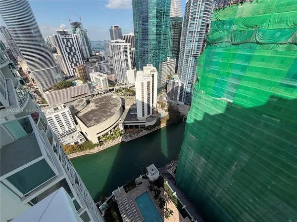 $4,500 | 31 Southeast 5th Street, Unit 4218, Miami, FL 33131