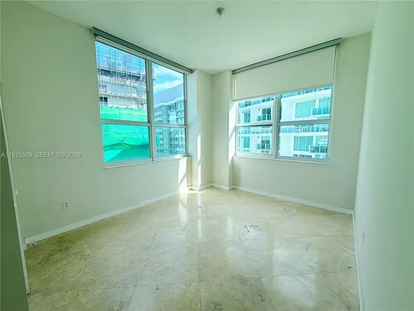 $4,500 | 31 Southeast 5th Street, Unit 4218, Miami, FL 33131
