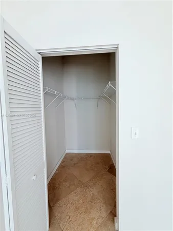 $4,500 | 31 Southeast 5th Street, Unit 4218, Miami, FL 33131
