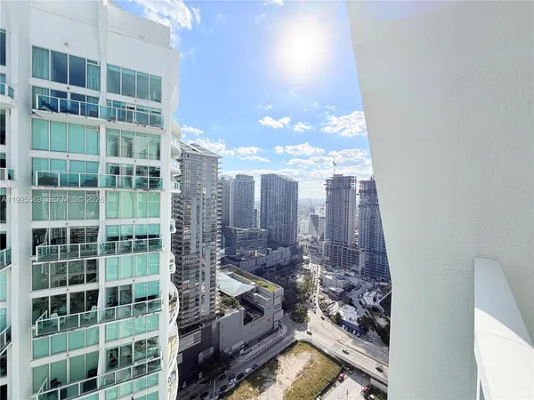 $4,500 | 31 Southeast 5th Street, Unit 4218, Miami, FL 33131