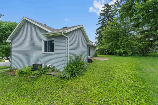 $489,900 | 15 Naylor Circle, Madison, WI 53719