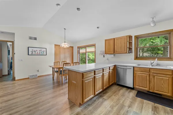 $489,900 | 15 Naylor Circle, Madison, WI 53719