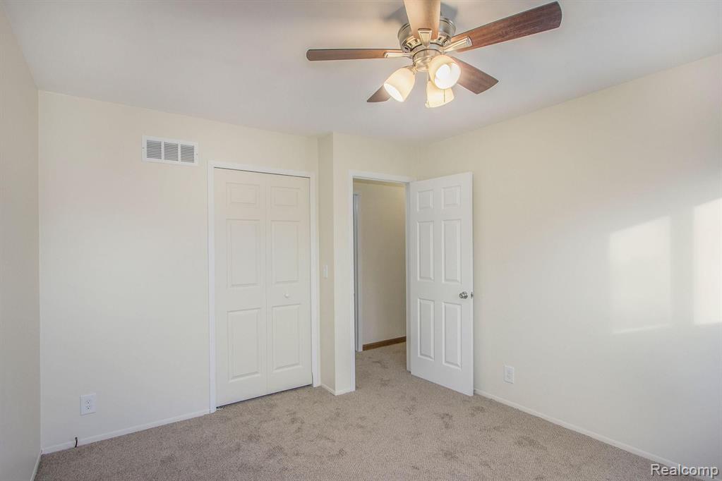 2455 Emmons Avenue Rochester Hills, MI 48307 - Photo 15 of 22