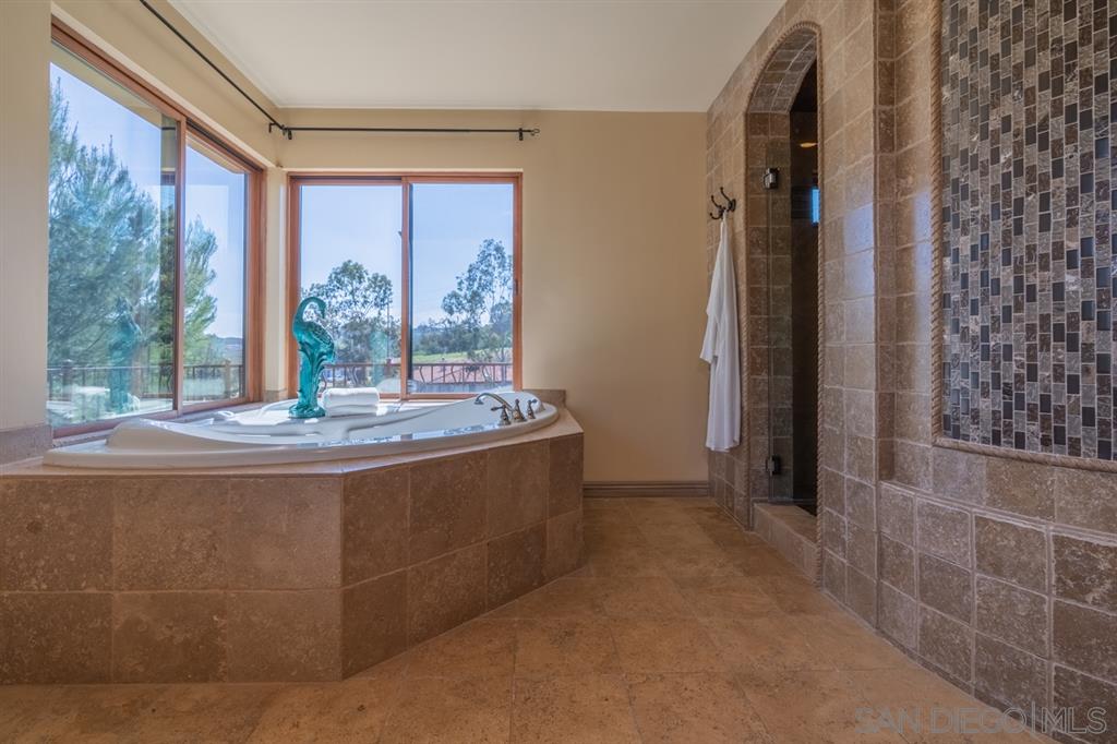 2915 Sunset Hills Escondido, CA 92025 - Photo 11 of 25